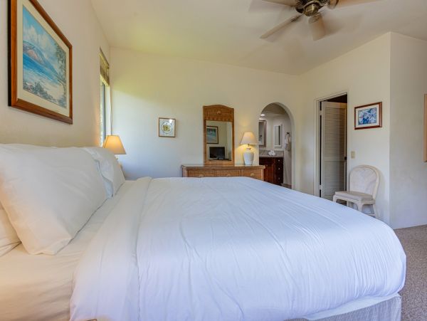 Partial Oceanviews Wailea Vacation Condo Sleeps 6 Guests