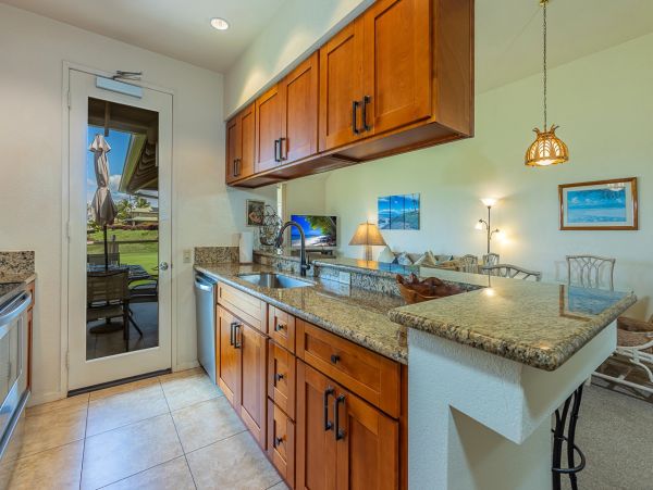 Partial Oceanviews Wailea Vacation Condo Sleeps 6 Guests
