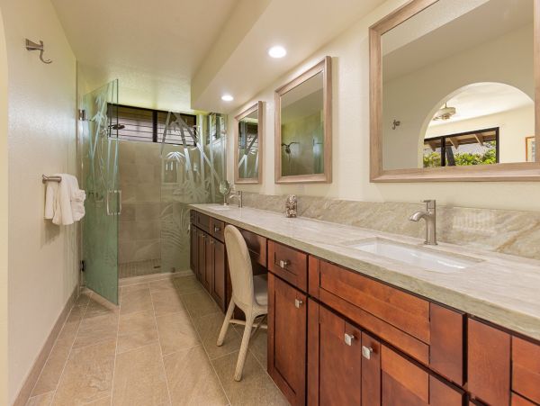 Partial Oceanviews Wailea Vacation Condo Sleeps 6 Guests