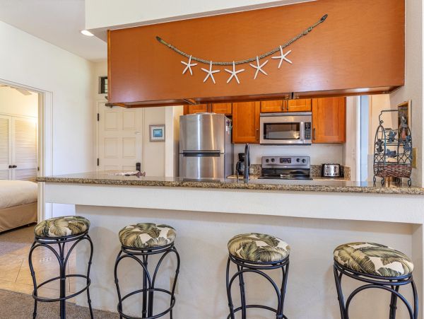 Partial Oceanviews Wailea Vacation Condo Sleeps 6 Guests