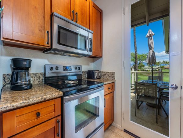 Partial Oceanviews Wailea Vacation Condo Sleeps 6 Guests