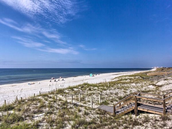 Santa Rosa Vacation Home Sleeps 30 Short Walk to Beach