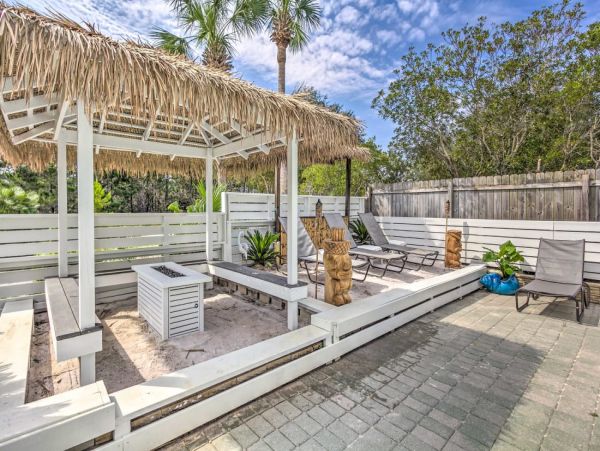 Santa Rosa Vacation Home Sleeps 30 Short Walk to Beach