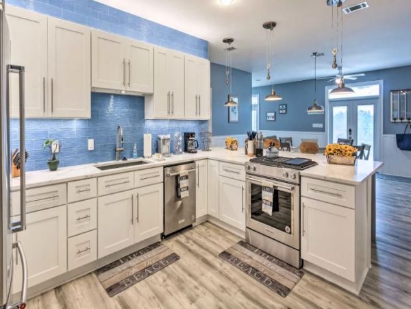 Santa Rosa Vacation Home Sleeps 30 Short Walk to Beach