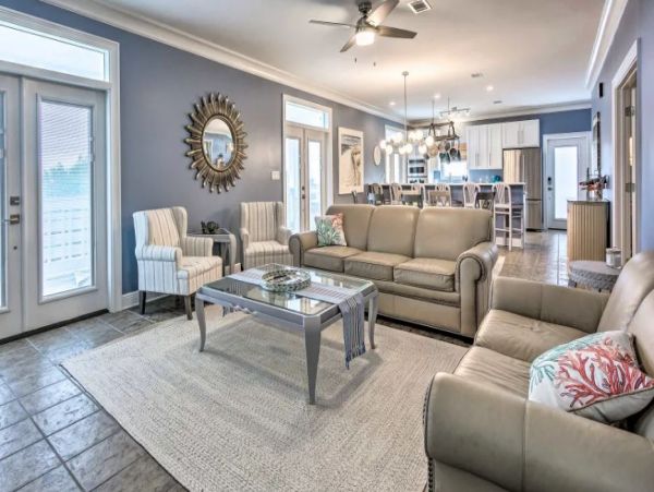 Santa Rosa Vacation Home Sleeps 30 Short Walk to Beach