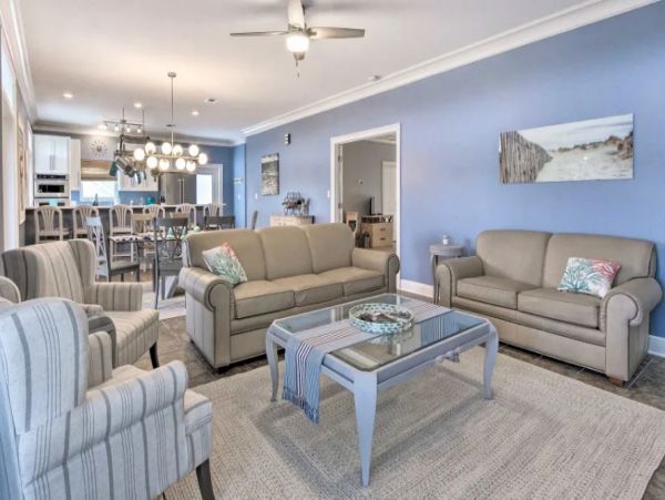Santa Rosa Vacation Home Sleeps 30 Short Walk to Beach
