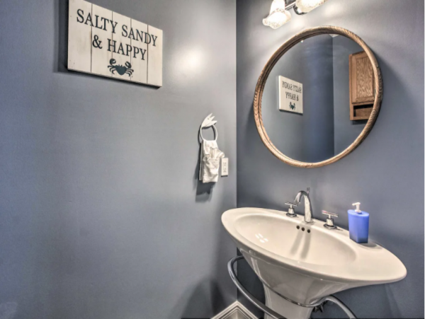 Santa Rosa Vacation Home Sleeps 30 Short Walk to Beach