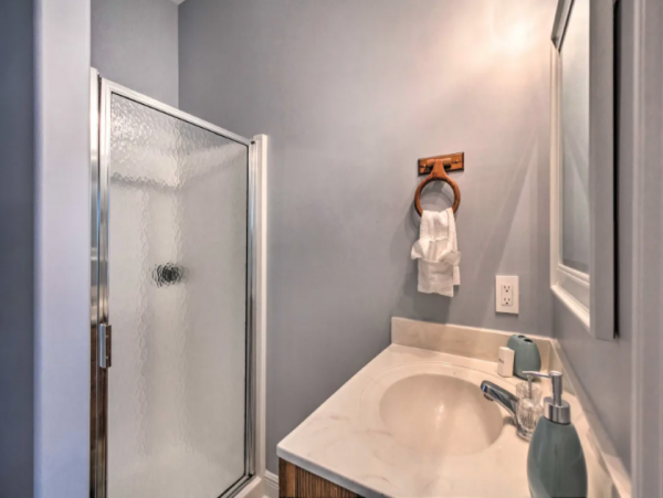 Santa Rosa Vacation Home Sleeps 30 Short Walk to Beach