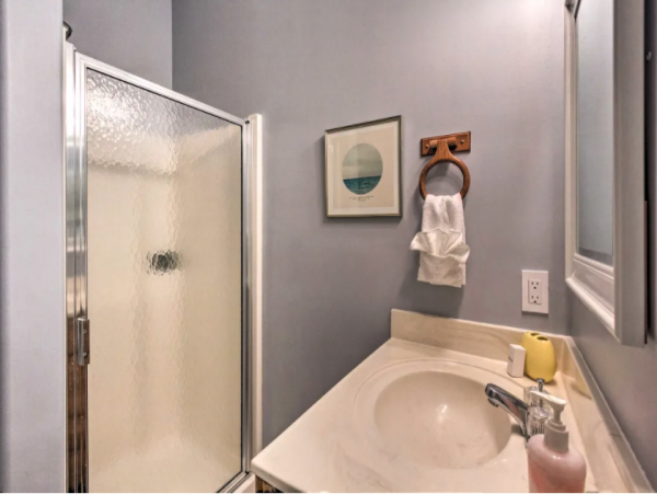 Santa Rosa Vacation Home Sleeps 30 Short Walk to Beach