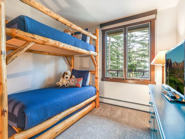 Beaver Creek 3 Bedroom Beautiful Vacation Rental Pool & Spa