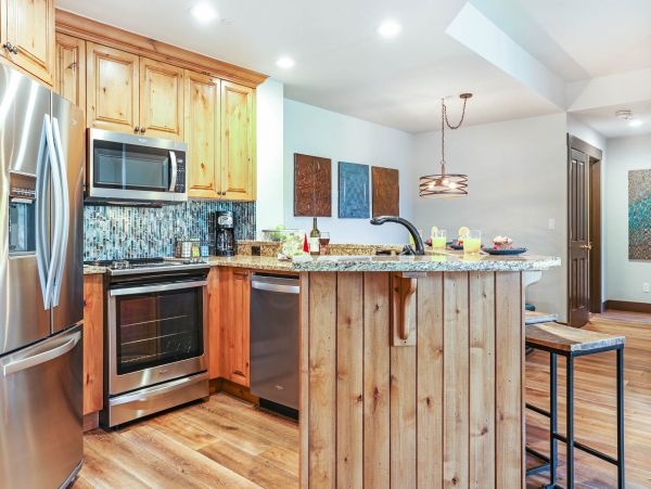 Beaver Creek 3 Bedroom Beautiful Vacation Rental Pool & Spa
