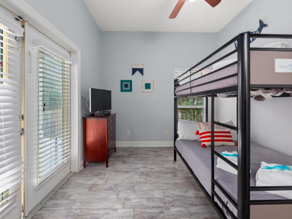 Spacious 5-Bedroom Retreat with Private Pool in Seagrove Beach