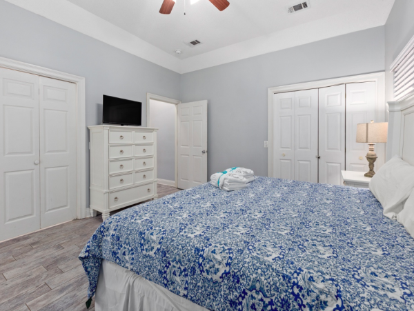 Spacious 5-Bedroom Retreat with Private Pool in Seagrove Beach