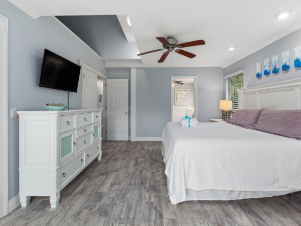 Spacious 5-Bedroom Retreat with Private Pool in Seagrove Beach