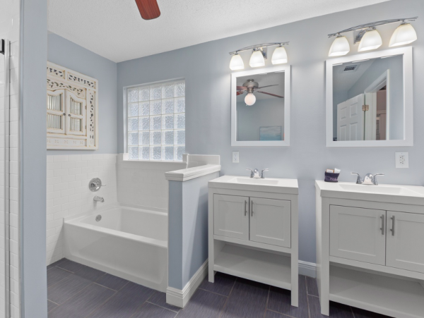 Spacious 5-Bedroom Retreat with Private Pool in Seagrove Beach