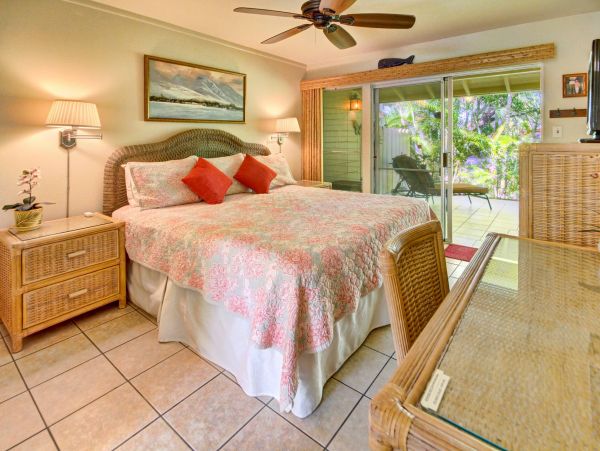 One Bedroom Lahaina Vacation Condo Sleeps 2 Guests