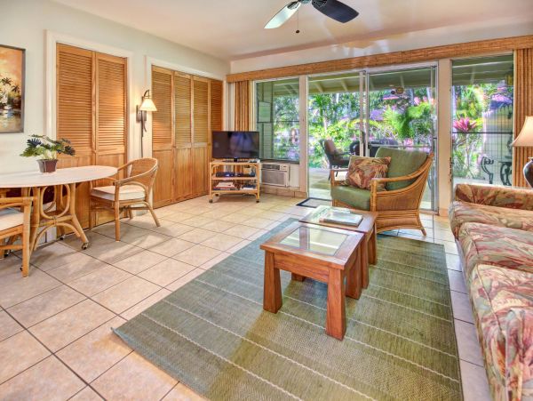 One Bedroom Lahaina Vacation Condo Sleeps 2 Guests