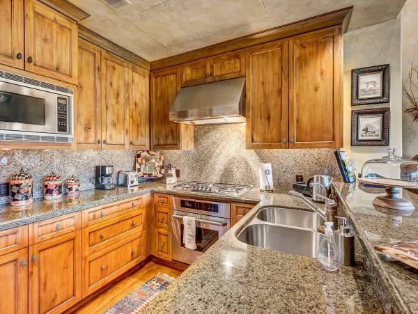 Bachelor Gulch Luxury 2 Bedroom Vacation Mountain Views & Spa