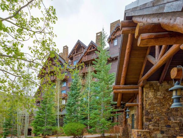 Bachelor Gulch Luxury 2 Bedroom Vacation Mountain Views & Spa