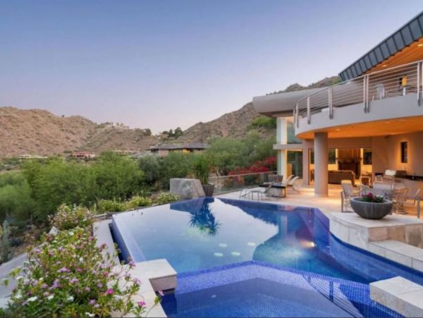 Phoenix Luxury Vacation Rental Pool Home Five Bedrooms