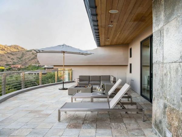 Phoenix Luxury Vacation Rental Pool Home Five Bedrooms