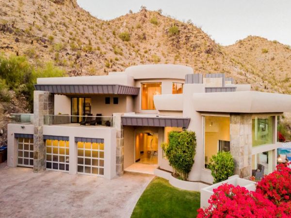 Phoenix Luxury Vacation Rental Pool Home Five Bedrooms