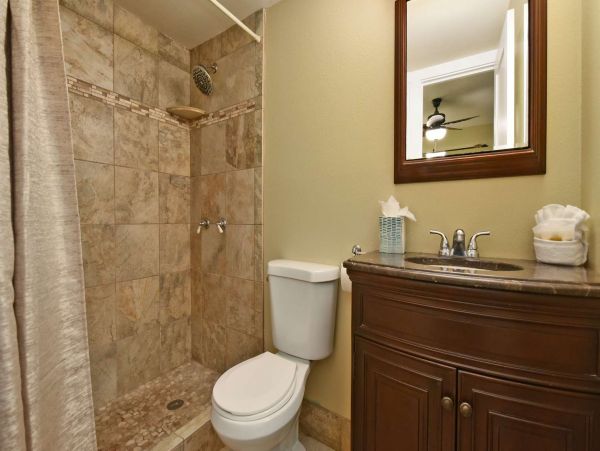Walk to Beach Three Bedroom Rental Condo in Kihei