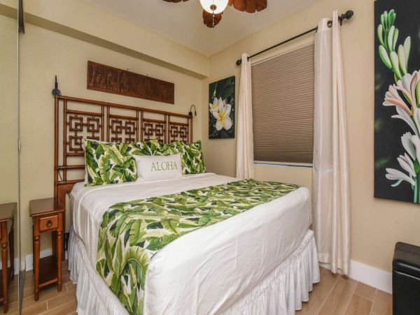 Walk to Beach Three Bedroom Rental Condo in Kihei