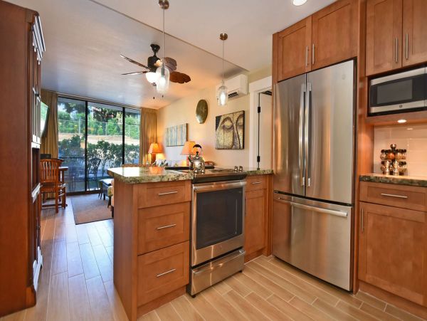 Walk to Beach Three Bedroom Rental Condo in Kihei