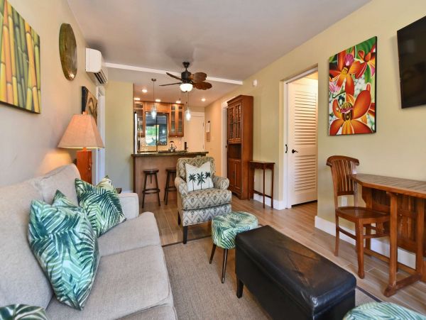 Walk to Beach Three Bedroom Rental Condo in Kihei