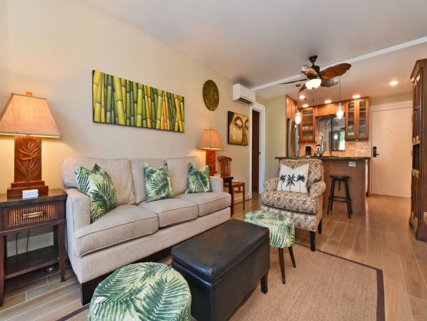 Walk to Beach Three Bedroom Rental Condo in Kihei