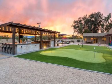 Fabulous Home in Scottsdale Putting Green, Pool & Spa