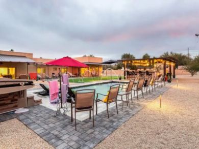 Fabulous Home in Scottsdale Putting Green, Pool & Spa
