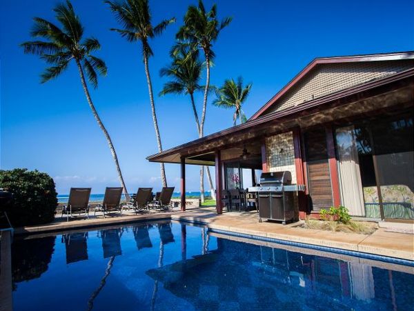 Lahaina Beachfront Vacation Home with Private Pool 10 Guests