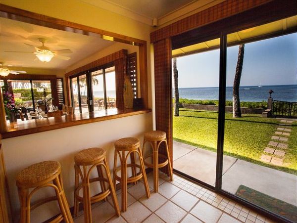 Lahaina Beachfront Vacation Home with Private Pool 10 Guests