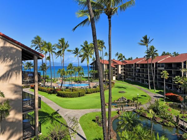 Two Bedroom Plus Loft Condo in Lahaina Sleeps  Eight Guests