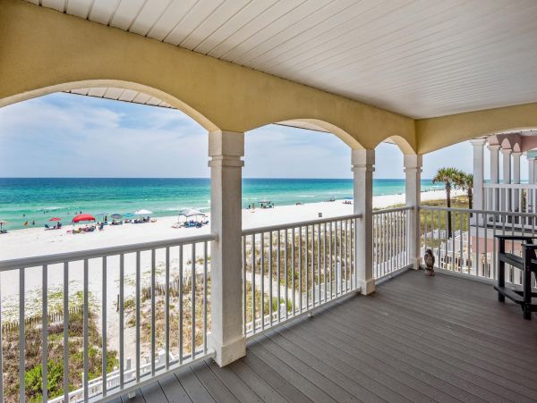 Beautiful Front Beach Home in Panama City with Four Bedroom