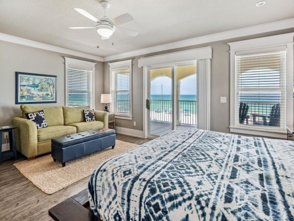 Beautiful Front Beach Home in Panama City with Four Bedroom