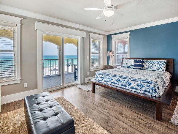 Beautiful Front Beach Home in Panama City with Four Bedroom