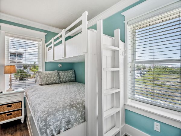 Beautiful Front Beach Home in Panama City with Four Bedroom
