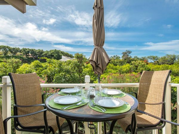 Partial Ocean Views Wailea Vacation Condo Sleeps 6 Guests