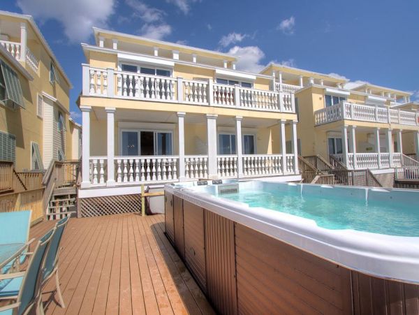 Luxury Beachfront Vacation Home with Swim-Spa in Panama City Beach