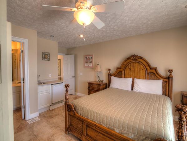Luxury Beachfront Vacation Home with Swim-Spa in Panama City Beach