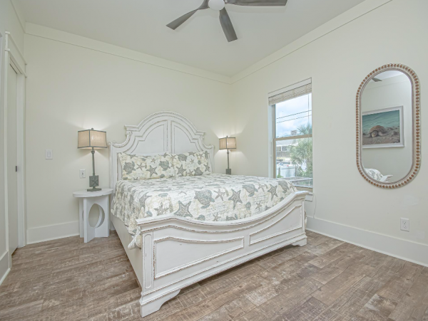 6 Bedroom House perfect Location, sleeps 23 with private pool