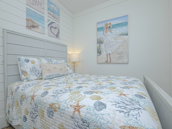 6 Bedroom House perfect Location, sleeps 23 with private pool