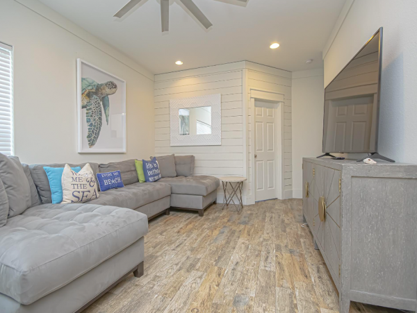 6 Bedroom House perfect Location, sleeps 23 with private pool