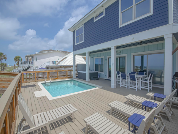 6 Bedroom House perfect Location, sleeps 23 with private pool