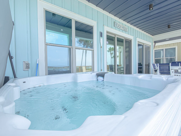 6 Bedroom House perfect Location, sleeps 23 with private pool