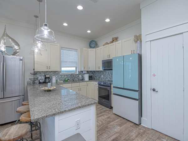 6 Bedroom House perfect Location, sleeps 23 with private pool