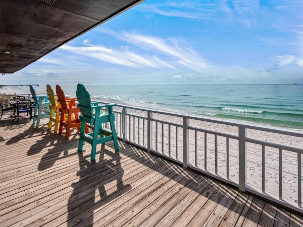 3 Bedroom Beachfront house sleeps 10